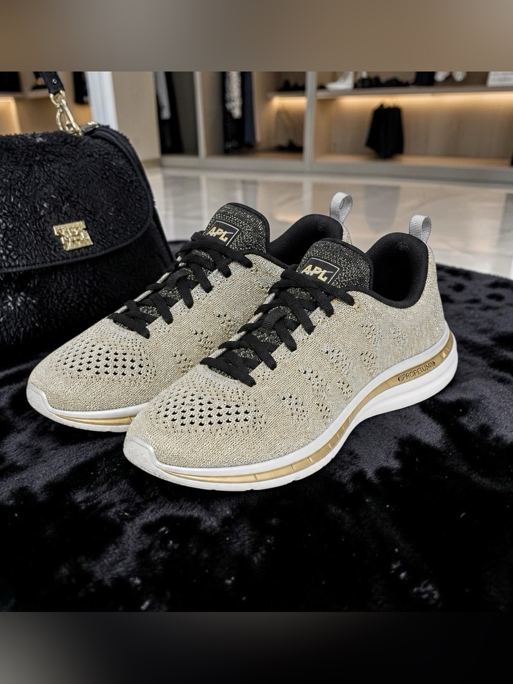 APL TechLoom Pro Metallic Sneakers – Women’s Size 8 🖤